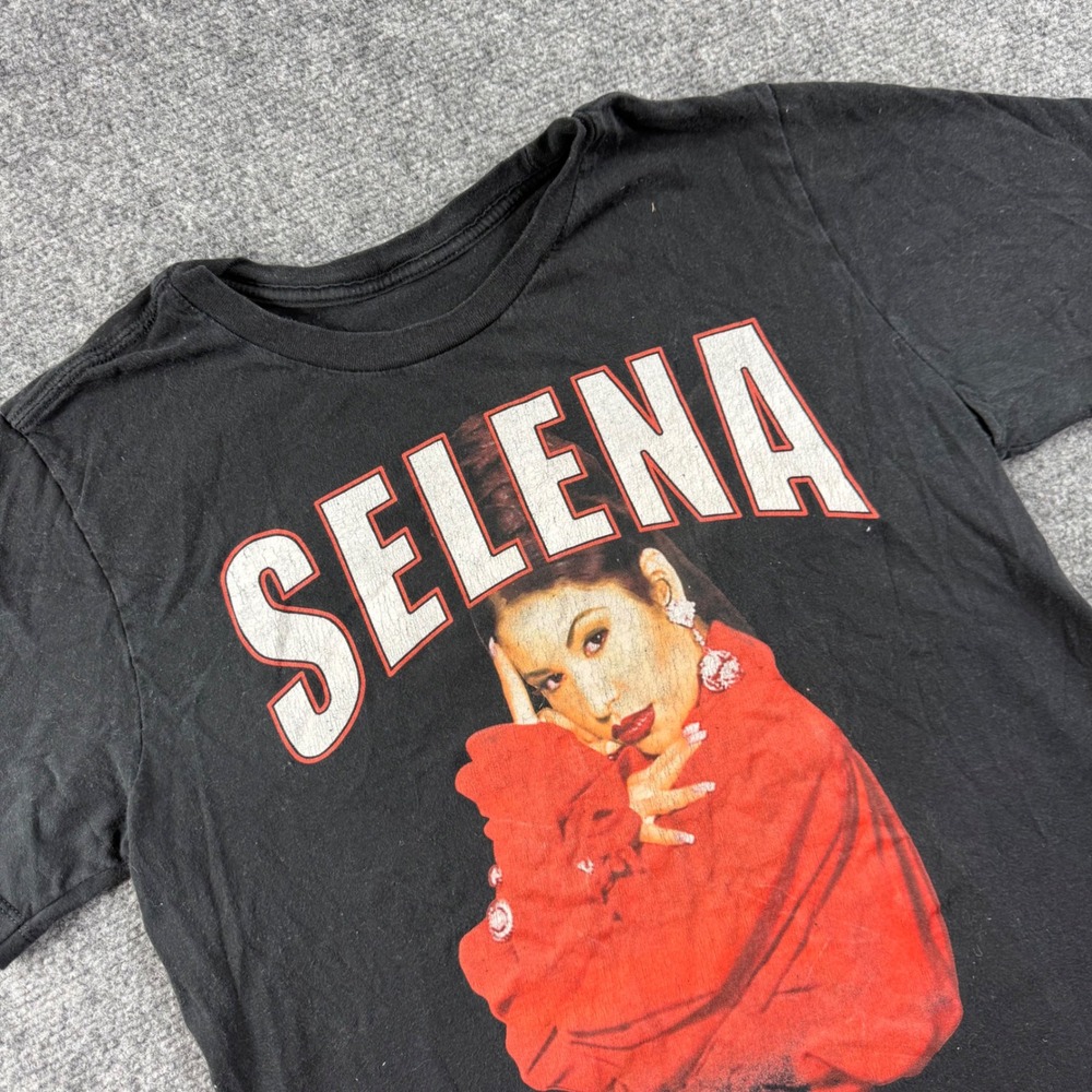 Selena Merchandise Graphic T-Shirt Medium Black Short Sleeve Cotton Women